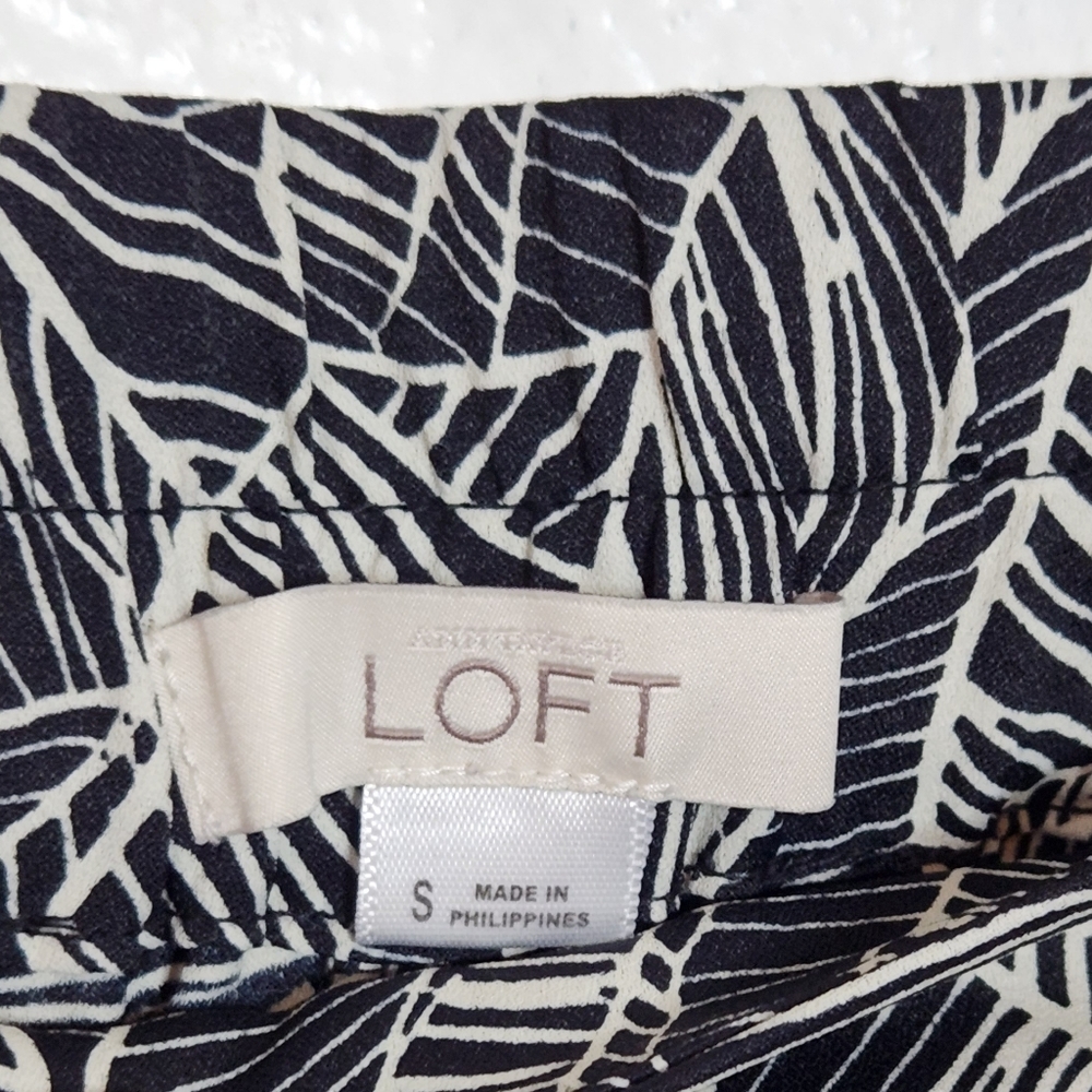 LOFT Patterned Shorts - Picture 2 of 4